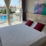 Guenluek Kiralik & Havuzlu شقة *